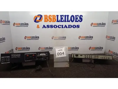 LOTE 004 - 01 AMPLIFICADOR A400 C E 01 MIXER DE ÁUDIO. (NO ESTADO) ATENÇÃO! FAZER A VISITAÇÃO ANTES DE ARREMATAR, NÃO SABEMOS SE FUNCIONA, LEILÃO NÃO TEM GARANTIA E NEM DEVOLUÇÃO, SUJEITO A POSSÍVEIS AVARIAS VISÍVEIS/OCULTAS E/OU AUSÊNCIA DE COMPONENTES.
