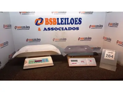 LOTE 264 - 02 BALANÇAS PEDIÁTRICA PESO MAX. 10/25KG. (NO ESTADO) ATENÇÃO! FAZER A VISITAÇÃO ANTES DE ARREMATAR, NÃO SABEMOS SE FUNCIONA, LEILÃO NÃO TEM GARANTIA E NEM DEVOLUÇÃO, SUJEITO A POSSÍVEIS AVARIAS VISÍVEIS/OCULTAS E/OU AUSÊNCIA DE COMPONENTES.