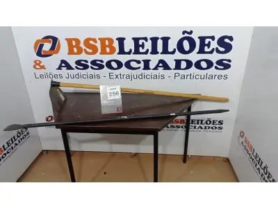 LOTE 256 - 01 ENXADA E 01 LABANCA. (NO ESTADO) ATENÇÃO! FAZER A VISITAÇÃO ANTES DE ARREMATAR, NÃO SABEMOS SE FUNCIONA, LEILÃO NÃO TEM GARANTIA E NEM DEVOLUÇÃO, SUJEITO A POSSÍVEIS AVARIAS VISÍVEIS/OCULTAS E/OU AUSÊNCIA DE COMPONENTES.