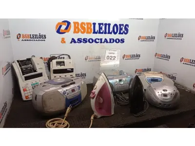 LOTE 022 - 04 RÁDIOS MICRO SYSTEM PORTÁTEIS MARCAS E MODELOS DIVERSOS, 02 FERROS DE PASSAR E 02 CALCULADORAS. (NO ESTADO) ATENÇÃO! FAZER A VISITAÇÃO ANTES DE ARREMATAR, NÃO SABEMOS SE FUNCIONA, LEILÃO NÃO TEM GARANTIA E NEM DEVOLUÇÃO, SUJEITO A POSSÍVEIS AVARIAS VISÍVEIS/OCULTAS E/OU AUSÊNCIA DE COMPONENTES.