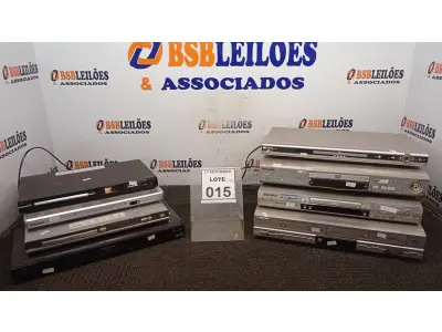 LOTE 015 - 06 APARELHOS DE DVD, 01 BLU RAY E 01 APARELHO DE VÍDEO CASSETE. (NO ESTADO) ATENÇÃO! FAZER A VISITAÇÃO ANTES DE ARREMATAR, NÃO SABEMOS SE FUNCIONA, LEILÃO NÃO TEM GARANTIA E NEM DEVOLUÇÃO, SUJEITO A POSSÍVEIS AVARIAS VISÍVEIS/OCULTAS E/OU AUSÊNCIA DE COMPONENTES.
