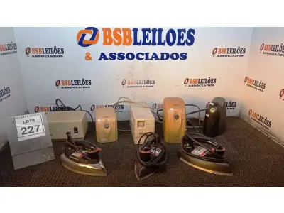 LOTE 227 - 03 FERROS DE PASSAR E 05 ESTABILIZADORES. (NO ESTADO) ATENÇÃO! FAZER A VISITAÇÃO ANTES DE ARREMATAR, NÃO SABEMOS SE FUNCIONA, LEILÃO NÃO TEM GARANTIA E NEM DEVOLUÇÃO, SUJEITO A POSSÍVEIS AVARIAS VISÍVEIS/OCULTAS E/OU AUSÊNCIA DE COMPONENTES.