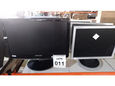 LOTE 011 - 06 MONITORES DE MARCAS E MODELOS DIVERSOS. (NO ESTADO) ATENÇÃO! FAZER A VISITAÇÃO ANTES DE ARREMATAR, NÃO SABEMOS SE FUNCIONA, LEILÃO NÃO TEM GARANTIA E NEM DEVOLUÇÃO, SUJEITO A POSSÍVEIS AVARIAS VISÍVEIS/OCULTAS E/OU AUSÊNCIA DE COMPONENTES.