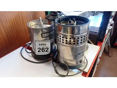 LOTE 262 - 04 BASES DE LIQUIDIFICADOR INDUSTRIAL. (NO ESTADO) ATENÇÃO! FAZER A VISITAÇÃO ANTES DE ARREMATAR, NÃO SABEMOS SE FUNCIONA, LEILÃO NÃO TEM GARANTIA E NEM DEVOLUÇÃO, SUJEITO A POSSÍVEIS AVARIAS VISÍVEIS/OCULTAS E/OU AUSÊNCIA DE COMPONENTES.