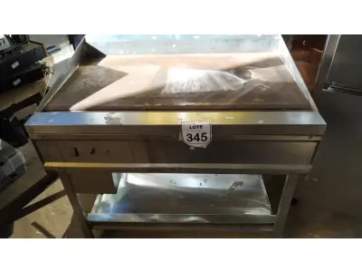 LOTE 483 - 01 CHAPA INDUSTRIAL ELÉTRICA EM INOX. (NO ESTADO) ATENÇÃO! FAZER A VISITAÇÃO ANTES DE ARREMATAR, NÃO SABEMOS SE FUNCIONA, LEILÃO NÃO TEM GARANTIA E NEM DEVOLUÇÃO, SUJEITO A POSSÍVEIS AVARIAS VISÍVEIS/OCULTAS E/OU AUSÊNCIA DE COMPONENTES.