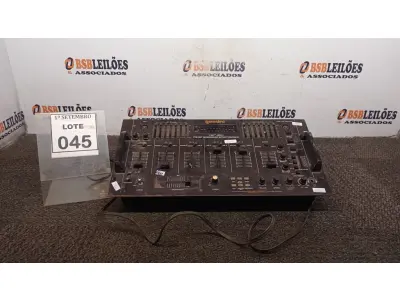 LOTE 045 - 01 MIXER DE DJ PMX 3501. (NO ESTADO) ATENÇÃO! FAZER A VISITAÇÃO ANTES DE ARREMATAR, NÃO SABEMOS SE FUNCIONA, LEILÃO NÃO TEM GARANTIA E NEM DEVOLUÇÃO, SUJEITO A POSSÍVEIS AVARIAS VISÍVEIS/OCULTAS E/OU AUSÊNCIA DE COMPONENTES.