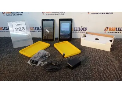 LOTE 223 - 02 TABLETS MARCA CCE COM FONTE. (NO ESTADO) ATENÇÃO! FAZER A VISITAÇÃO ANTES DE ARREMATAR, NÃO SABEMOS SE FUNCIONA, LEILÃO NÃO TEM GARANTIA E NEM DEVOLUÇÃO, SUJEITO A POSSÍVEIS AVARIAS VISÍVEIS/OCULTAS E/OU AUSÊNCIA DE COMPONENTES.