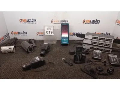 LOTE 019 - 03 SWITCHES 24 PORTAS, 05 CÂMERAS DE MONITORAMENTO DE MODELOS DIVERSOS, 02 FONES OPERADOR, 01 MÁQUINA DE CARTÃO E 01 TELEFONE. (NO ESTADO) ATENÇÃO! FAZER A VISITAÇÃO ANTES DE ARREMATAR, NÃO SABEMOS SE FUNCIONA, LEILÃO NÃO TEM GARANTIA E NEM DEVOLUÇÃO, SUJEITO A POSSÍVEIS AVARIAS VISÍVEIS/OCULTAS E/OU AUSÊNCIA DE COMPONENTES.