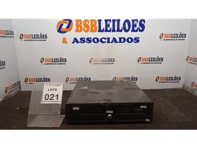LOTE 021 - 01 GAVETA DE DINHEIRO. (NO ESTADO) ATENÇÃO! FAZER A VISITAÇÃO ANTES DE ARREMATAR, NÃO SABEMOS SE FUNCIONA, LEILÃO NÃO TEM GARANTIA E NEM DEVOLUÇÃO, SUJEITO A POSSÍVEIS AVARIAS VISÍVEIS/OCULTAS E/OU AUSÊNCIA DE COMPONENTES.