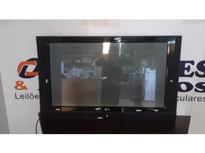 LOTE 058 - 01 TV LCD 42’’ MARCA LG COM AVARIAS. (NO ESTADO) ATENÇÃO! FAZER A VISITAÇÃO ANTES DE ARREMATAR, NÃO SABEMOS SE FUNCIONA, LEILÃO NÃO TEM GARANTIA E NEM DEVOLUÇÃO, SUJEITO A POSSÍVEIS AVARIAS VISÍVEIS/OCULTAS E/OU AUSÊNCIA DE COMPONENTES.