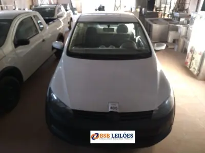LOTE 405 - 01 VW SAVEIRO 1.6 CE FLEX, COR BRANCA ANO 2014. (NO ESTADO) ATENÇÃO! FAZER A VISITAÇÃO ANTES DE ARREMATAR, NÃO SABEMOS SE FUNCIONA, LEILÃO NÃO TEM GARANTIA E NEM DEVOLUÇÃO, SUJEITO A POSSÍVEIS AVARIAS VISÍVEIS/OCULTAS E/OU AUSÊNCIA DE COMPONENTES.