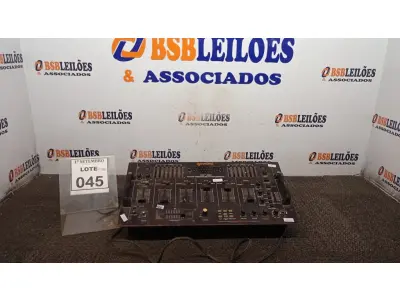 LOTE 045 - 01 MIXER DE DJ PMX 3501. (NO ESTADO) ATENÇÃO! FAZER A VISITAÇÃO ANTES DE ARREMATAR, NÃO SABEMOS SE FUNCIONA, LEILÃO NÃO TEM GARANTIA E NEM DEVOLUÇÃO, SUJEITO A POSSÍVEIS AVARIAS VISÍVEIS/OCULTAS E/OU AUSÊNCIA DE COMPONENTES.
