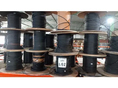 LOTE 062 - 01 LOTE COM GRANDES QUANTIDADES DE ROLOS DE CABOS PARA TV. (NO ESTADO) ATENÇÃO! FAZER A VISITAÇÃO ANTES DE ARREMATAR, NÃO SABEMOS SE FUNCIONA, LEILÃO NÃO TEM GARANTIA E NEM DEVOLUÇÃO, SUJEITO A POSSÍVEIS AVARIAS VISÍVEIS/OCULTAS E/OU AUSÊNCIA DE COMPONENTES.