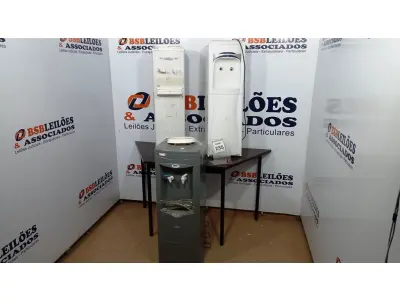 LOTE 235 - 03 BEBEDOUROS PARA GARRAFÃO. (NO ESTADO) ATENÇÃO! FAZER A VISITAÇÃO ANTES DE ARREMATAR, NÃO SABEMOS SE FUNCIONA, LEILÃO NÃO TEM GARANTIA E NEM DEVOLUÇÃO, SUJEITO A POSSÍVEIS AVARIAS VISÍVEIS/OCULTAS E/OU AUSÊNCIA DE COMPONENTES.