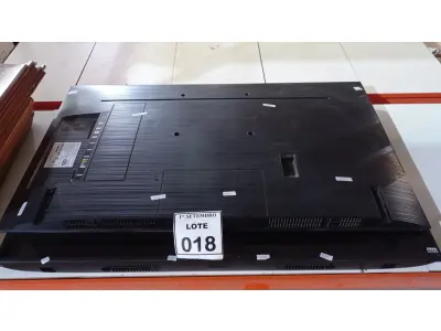 LOTE 018 - 02 TVS LCD 43’’ MARCA SAMSUNG. (NO ESTADO) ATENÇÃO! FAZER A VISITAÇÃO ANTES DE ARREMATAR, NÃO SABEMOS SE FUNCIONA, LEILÃO NÃO TEM GARANTIA E NEM DEVOLUÇÃO, SUJEITO A POSSÍVEIS AVARIAS VISÍVEIS/OCULTAS E/OU AUSÊNCIA DE COMPONENTES.