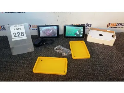 LOTE 228 - 02 TABLETS MARCA CCE COM FONTE. (NO ESTADO) ATENÇÃO! FAZER A VISITAÇÃO ANTES DE ARREMATAR, NÃO SABEMOS SE FUNCIONA, LEILÃO NÃO TEM GARANTIA E NEM DEVOLUÇÃO, SUJEITO A POSSÍVEIS AVARIAS VISÍVEIS/OCULTAS E/OU AUSÊNCIA DE COMPONENTES.