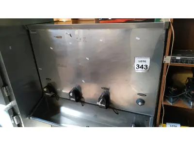 LOTE 343 - 01 BEBEDOURO INDUSTRIAL EM INOX. (NO ESTADO) ATENÇÃO! FAZER A VISITAÇÃO ANTES DE ARREMATAR, NÃO SABEMOS SE FUNCIONA, LEILÃO NÃO TEM GARANTIA E NEM DEVOLUÇÃO, SUJEITO A POSSÍVEIS AVARIAS VISÍVEIS/OCULTAS E/OU AUSÊNCIA DE COMPONENTES.
