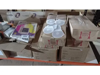 LOTE 034 - 01 LOTE COM GRANDE QUANTIDADE DE CAPAS PARA CD, FILTROS ANTI- REFLEXÍVEIS ROLOS DE RECARGA PARA USO EM CARTUCHOS E ACESSÓRIOS PARA PASTAS. (NO ESTADO) ATENÇÃO! FAZER A VISITAÇÃO ANTES DE ARREMATAR, NÃO SABEMOS SE FUNCIONA, LEILÃO NÃO TEM GARANTIA E NEM DEVOLUÇÃO, SUJEITO A POSSÍVEIS AVARIAS VISÍVEIS/OCULTAS E/OU AUSÊNCIA DE COMPONENTES.