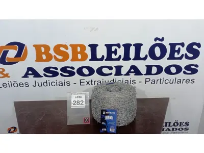 LOTE 282 - 01 ROLO DE ARAME FARPADO COM 500M. (NO ESTADO) ATENÇÃO! FAZER A VISITAÇÃO ANTES DE ARREMATAR, NÃO SABEMOS SE FUNCIONA, LEILÃO NÃO TEM GARANTIA E NEM DEVOLUÇÃO, SUJEITO A POSSÍVEIS AVARIAS VISÍVEIS/OCULTAS E/OU AUSÊNCIA DE COMPONENTES.