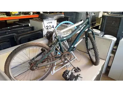 LOTE 234 - 02 QUADROS DE ALUMÍNIO, 01 MOTOR PARA BIKE INCOMPLETO E 01 BIKE INFANTIL. (NO ESTADO) ATENÇÃO! FAZER A VISITAÇÃO ANTES DE ARREMATAR, NÃO SABEMOS SE FUNCIONA, LEILÃO NÃO TEM GARANTIA E NEM DEVOLUÇÃO, SUJEITO A POSSÍVEIS AVARIAS VISÍVEIS/OCULTAS E/OU AUSÊNCIA DE COMPONENTES.