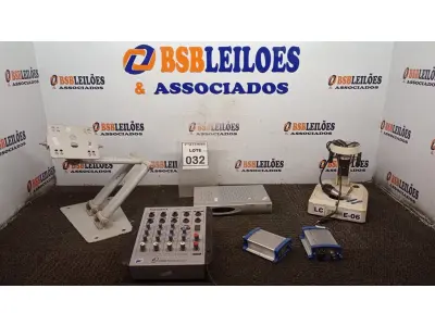 LOTE 032 - 01 RECEPTOR DE SINAL, 02 SERVIDORES DE VÍDEO EM REDE, 1 MESA DE SOM, 01 SUPORTE PARA TV E 01 BASE DE MICROSCÓPIO. (NO ESTADO) ATENÇÃO! FAZER A VISITAÇÃO ANTES DE ARREMATAR, NÃO SABEMOS SE FUNCIONA, LEILÃO NÃO TEM GARANTIA E NEM DEVOLUÇÃO, SUJEITO A POSSÍVEIS AVARIAS VISÍVEIS/OCULTAS E/OU AUSÊNCIA DE COMPONENTES.