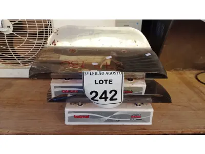 LOTE 242 - 02 BALANÇAS PEDIÁTRICA PESO MAX. 10/25KG. (NO ESTADO) ATENÇÃO! FAZER A VISITAÇÃO ANTES DE ARREMATAR, NÃO SABEMOS SE FUNCIONA, LEILÃO NÃO TEM GARANTIA E NEM DEVOLUÇÃO, SUJEITO A POSSÍVEIS AVARIAS VISÍVEIS/OCULTAS E/OU AUSÊNCIA DE COMPONENTES.