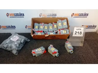 LOTE 218 - 01 LOTE COM GRANDE QUANTIDADE DE INTERRUPTORES E ACESSÓRIO. (NO ESTADO) ATENÇÃO! FAZER A VISITAÇÃO ANTES DE ARREMATAR, NÃO SABEMOS SE FUNCIONA, LEILÃO NÃO TEM GARANTIA E NEM DEVOLUÇÃO, SUJEITO A POSSÍVEIS AVARIAS VISÍVEIS/OCULTAS E/OU AUSÊNCIA DE COMPONENTES.