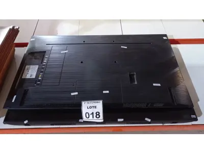 LOTE 018 - 02 TVS LCD 43’’ MARCA SAMSUNG. (NO ESTADO) ATENÇÃO! FAZER A VISITAÇÃO ANTES DE ARREMATAR, NÃO SABEMOS SE FUNCIONA, LEILÃO NÃO TEM GARANTIA E NEM DEVOLUÇÃO, SUJEITO A POSSÍVEIS AVARIAS VISÍVEIS/OCULTAS E/OU AUSÊNCIA DE COMPONENTES.