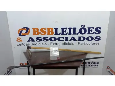 LOTE 256 - 01 ENXADA E 01 LABANCA. (NO ESTADO) ATENÇÃO! FAZER A VISITAÇÃO ANTES DE ARREMATAR, NÃO SABEMOS SE FUNCIONA, LEILÃO NÃO TEM GARANTIA E NEM DEVOLUÇÃO, SUJEITO A POSSÍVEIS AVARIAS VISÍVEIS/OCULTAS E/OU AUSÊNCIA DE COMPONENTES.
