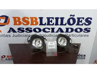 LOTE 056 - 02 REFLETORES DE PALCO. (NO ESTADO) ATENÇÃO! FAZER A VISITAÇÃO ANTES DE ARREMATAR, NÃO SABEMOS SE FUNCIONA, LEILÃO NÃO TEM GARANTIA E NEM DEVOLUÇÃO, SUJEITO A POSSÍVEIS AVARIAS VISÍVEIS/OCULTAS E/OU AUSÊNCIA DE COMPONENTES.