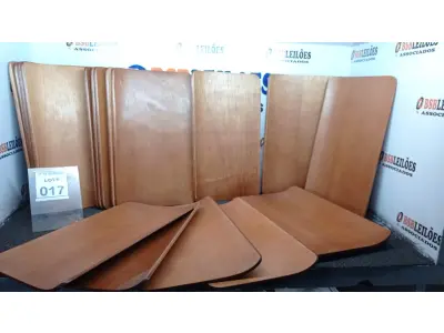 LOTE 017 - 20 PLACAS DE MADEIRA. (NO ESTADO) ATENÇÃO! FAZER A VISITAÇÃO ANTES DE ARREMATAR, NÃO SABEMOS SE FUNCIONA, LEILÃO NÃO TEM GARANTIA E NEM DEVOLUÇÃO, SUJEITO A POSSÍVEIS AVARIAS VISÍVEIS/OCULTAS E/OU AUSÊNCIA DE COMPONENTES.