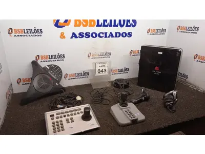 LOTE 043 - 01 HDX 700 POLYCOM, 01 CONTROLADOR PELCO KBD300A COM JOYSTICK, 01 CONTROLADOR AXIS 295, 01 APARELHO DE AUDIOCONFERÊNCIA, 02 LEITORES DE CÓDIGO DE BARRAS E 01 APARELHO DE TELECOMUNICAÇÃO AVAYA. (NO ESTADO) ATENÇÃO! FAZER A VISITAÇÃO ANTES DE ARREMATAR, NÃO SABEMOS SE FUNCIONA, LEILÃO NÃO TEM GARANTIA E NEM DEVOLUÇÃO, SUJEITO A POSSÍVEIS AVARIAS VISÍVEIS/OCULTAS E/OU AUSÊNCIA DE COMPONENTES.