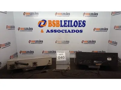 LOTE 040 - 01 TUNER ESTÉREO AM/FM MARCA GRADIENTE E 01 TOCA-FITAS CASSETE. (NO ESTADO) ATENÇÃO! FAZER A VISITAÇÃO ANTES DE ARREMATAR, NÃO SABEMOS SE FUNCIONA, LEILÃO NÃO TEM GARANTIA E NEM DEVOLUÇÃO, SUJEITO A POSSÍVEIS AVARIAS VISÍVEIS/OCULTAS E/OU AUSÊNCIA DE COMPONENTES.