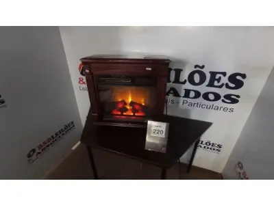 LOTE 220 - 01 AQUECEDOR DECORATIVO COM ACABAMENTO EM MADEIRA. (NO ESTADO) ATENÇÃO! FAZER A VISITAÇÃO ANTES DE ARREMATAR, NÃO SABEMOS SE FUNCIONA, LEILÃO NÃO TEM GARANTIA E NEM DEVOLUÇÃO, SUJEITO A POSSÍVEIS AVARIAS VISÍVEIS/OCULTAS E/OU AUSÊNCIA DE COMPONENTES