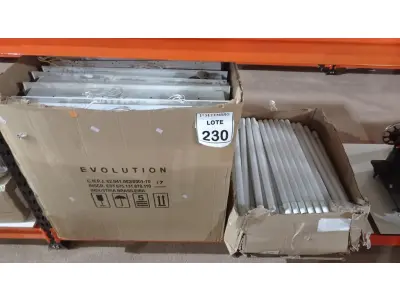 LOTE 230 - 01 LOTE COM GRANDE QUANTIDADE DE CALHAS E LÂMPADAS DE LED. (NO ESTADO) ATENÇÃO! FAZER A VISITAÇÃO ANTES DE ARREMATAR, NÃO SABEMOS SE FUNCIONA, LEILÃO NÃO TEM GARANTIA E NEM DEVOLUÇÃO, SUJEITO A POSSÍVEIS AVARIAS VISÍVEIS/OCULTAS E/OU AUSÊNCIA DE COMPONENTES