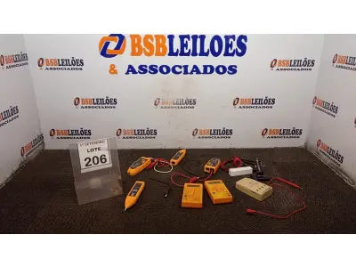 LOTE 206 - 02 MULTÍMETROS, 04 LOCALIZADORES DE CABO, 01 CARREGADOR DE BATERIAS E 01 TRANSMISSOR FM BLUETOOTH. (NO ESTADO) ATENÇÃO! FAZER A VISITAÇÃO ANTES DE ARREMATAR, NÃO SABEMOS SE FUNCIONA, LEILÃO NÃO TEM GARANTIA E NEM DEVOLUÇÃO, SUJEITO A POSSÍVEIS AVARIAS VISÍVEIS/OCULTAS E/OU AUSÊNCIA DE COMPONENTES
