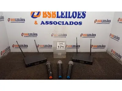 LOTE 171 - 02 RECEPTORES DE MICROFONE SEM FIO E 03 MICROFONES. (NO ESTADO) ATENÇÃO! FAZER A VISITAÇÃO ANTES DE ARREMATAR, NÃO SABEMOS SE FUNCIONA, LEILÃO NÃO TEM GARANTIA E NEM DEVOLUÇÃO, SUJEITO A POSSÍVEIS AVARIAS VISÍVEIS/OCULTAS E/OU AUSÊNCIA DE COMPONENTES