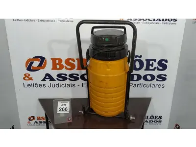 LOTE 266 - 01 ASPIRADOR INDUSTRIAL ELECTROLUX MODELO ULTRALUX 50 INCOMPLETO. (NO ESTADO) ATENÇÃO! FAZER A VISITAÇÃO ANTES DE ARREMATAR, NÃO SABEMOS SE FUNCIONA, LEILÃO NÃO TEM GARANTIA E NEM DEVOLUÇÃO, SUJEITO A POSSÍVEIS AVARIAS VISÍVEIS/OCULTAS E/OU AUSÊNCIA DE COMPONENTES.