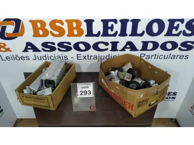 LOTE 293 - 01 LOTE COM GRANDE QUANTIDADE DE CÂMERAS DE MONITORAMENTO E ACESSÓRIOS DE MARCAS E MODELOS DIVERSOS. (NO ESTADO) ATENÇÃO! FAZER A VISITAÇÃO ANTES DE ARREMATAR, NÃO SABEMOS SE FUNCIONA, LEILÃO NÃO TEM GARANTIA E NEM DEVOLUÇÃO, SUJEITO A POSSÍVEIS AVARIAS VISÍVEIS/OCULTAS E/OU AUSÊNCIA DE COMPONENTES.