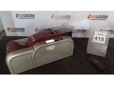 LOTE 415 - 01 IMPRESSORA DE CRACHÁ. (NO ESTADO) ATENÇÃO! FAZER A VISITAÇÃO ANTES DE ARREMATAR, NÃO SABEMOS SE FUNCIONA, LEILÃO NÃO TEM GARANTIA E NEM DEVOLUÇÃO, SUJEITO A POSSÍVEIS AVARIAS VISÍVEIS/OCULTAS E/OU AUSÊNCIA DE COMPONENTES.