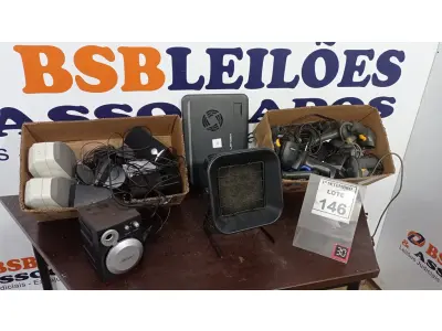 LOTE 146 - 01 LOTE COM VÁRIAS CAIXAS DE SOM, LEITORAS DE CÓDIGO DE BARRAS, 01 COOLER DE NOTEBOOK E 01 EXAUSTOR DE BANCADA. (NO ESTADO) ATENÇÃO! FAZER A VISITAÇÃO ANTES DE ARREMATAR, NÃO SABEMOS SE FUNCIONA, LEILÃO NÃO TEM GARANTIA E NEM DEVOLUÇÃO, SUJEITO A POSSÍVEIS AVARIAS VISÍVEIS/OCULTAS E/OU AUSÊNCIA DE COMPONENTES.