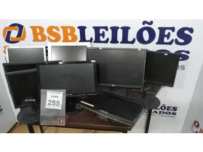 LOTE 255 - 08 MONITORES DE MARCAS E MODELOS DIVERSOS. (NO ESTADO) ATENÇÃO! FAZER A VISITAÇÃO ANTES DE ARREMATAR, NÃO SABEMOS SE FUNCIONA, LEILÃO NÃO TEM GARANTIA E NEM DEVOLUÇÃO, SUJEITO A POSSÍVEIS AVARIAS VISÍVEIS/OCULTAS E/OU AUSÊNCIA DE COMPONENTES