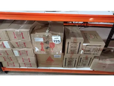 LOTE 225 - 01 LOTE COM GRANDE QUANTIDADE DE CAPAS PARA CD, PORTA CARIMBOS E FILTROS ANTI-REFLEXÍVEL. (NO ESTADO) ATENÇÃO! FAZER A VISITAÇÃO ANTES DE ARREMATAR, NÃO SABEMOS SE FUNCIONA, LEILÃO NÃO TEM GARANTIA E NEM DEVOLUÇÃO, SUJEITO A POSSÍVEIS AVARIAS VISÍVEIS/OCULTAS E/OU AUSÊNCIA DE COMPONENTES