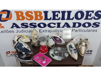 LOTE 120 - 09 FERROS DE PASSAR, 02 BALANÇAS DIGITAIS E 01 BORRIFADOR DE ÁGUA. (NO ESTADO) ATENÇÃO! FAZER A VISITAÇÃO ANTES DE ARREMATAR, NÃO SABEMOS SE FUNCIONA, LEILÃO NÃO TEM GARANTIA E NEM DEVOLUÇÃO, SUJEITO A POSSÍVEIS AVARIAS VISÍVEIS/OCULTAS E/OU AUSÊNCIA DE COMPONENTES.