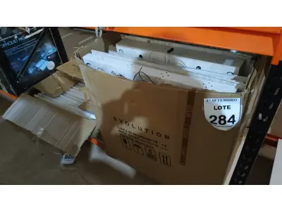 LOTE 284 - 01 LOTE COM GRANDE QUANTIDADE DE CALHAS E LÂMPADAS DE LED. (NO ESTADO) ATENÇÃO! FAZER A VISITAÇÃO ANTES DE ARREMATAR, NÃO SABEMOS SE FUNCIONA, LEILÃO NÃO TEM GARANTIA E NEM DEVOLUÇÃO, SUJEITO A POSSÍVEIS AVARIAS VISÍVEIS/OCULTAS E/OU AUSÊNCIA DE COMPONENTES