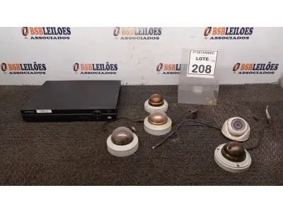 LOTE 208 - 01 DVR E 05 CÂMERAS DE MONITORAMENTO. (NO ESTADO) ATENÇÃO! FAZER A VISITAÇÃO ANTES DE ARREMATAR, NÃO SABEMOS SE FUNCIONA, LEILÃO NÃO TEM GARANTIA E NEM DEVOLUÇÃO, SUJEITO A POSSÍVEIS AVARIAS VISÍVEIS/OCULTAS E/OU AUSÊNCIA DE COMPONENTES