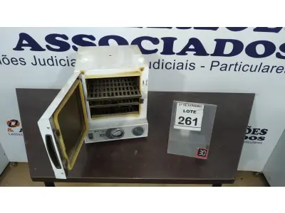 LOTE 261 - 01 ESTUFA DE ESTERILIZAÇÃO E SECAGEM. (NO ESTADO) ATENÇÃO! FAZER A VISITAÇÃO ANTES DE ARREMATAR, NÃO SABEMOS SE FUNCIONA, LEILÃO NÃO TEM GARANTIA E NEM DEVOLUÇÃO, SUJEITO A POSSÍVEIS AVARIAS VISÍVEIS/OCULTAS E/OU AUSÊNCIA DE COMPONENTES.