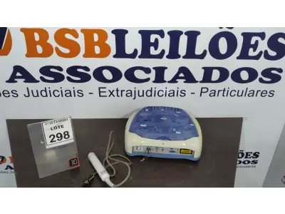 LOTE 298 - 01 APARELHO DE TERAPIA A LASER CONTÍNUA E PULSADA. (NO ESTADO) ATENÇÃO! FAZER A VISITAÇÃO ANTES DE ARREMATAR, NÃO SABEMOS SE FUNCIONA, LEILÃO NÃO TEM GARANTIA E NEM DEVOLUÇÃO, SUJEITO A POSSÍVEIS AVARIAS VISÍVEIS/OCULTAS E/OU AUSÊNCIA DE COMPONENTES.