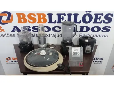 LOTE 090 - 02 PANELAS ELÉTRICAS, 02 LIQUIDIFICADORES E 01 PROCESSADOR DE ALIMENTOS. (NO ESTADO) ATENÇÃO! FAZER A VISITAÇÃO ANTES DE ARREMATAR, NÃO SABEMOS SE FUNCIONA, LEILÃO NÃO TEM GARANTIA E NEM DEVOLUÇÃO, SUJEITO A POSSÍVEIS AVARIAS VISÍVEIS/OCULTAS E/OU AUSÊNCIA DE COMPONENTES.