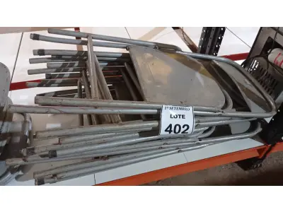 LOTE 402 - 08 CADEIRAS DOBRÁVEIS DE FERRO. (NO ESTADO) ATENÇÃO! FAZER A VISITAÇÃO ANTES DE ARREMATAR, NÃO SABEMOS SE FUNCIONA. LEILÃO NÃO TEM GARANTIA E NEM DEVOLUÇÃO, SUJEITO A POSSÍVEIS AVARIAS VISÍVEIS/OCULTAS E/OU AUSÊNCIA DE COMPONENTES.